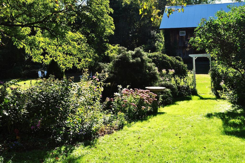 Colby Hill Inn Henniker ภายนอก รูปภาพ