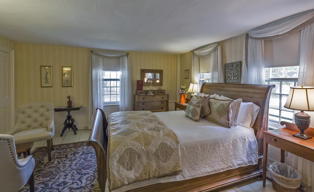 Colby Hill Inn Henniker ภายนอก รูปภาพ